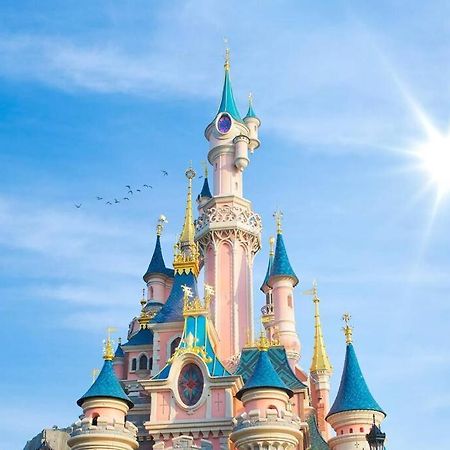 The Art Of Disney Chessy Екстериор снимка